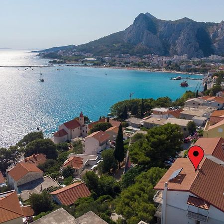 Apartments Adisa Omis Exterior photo